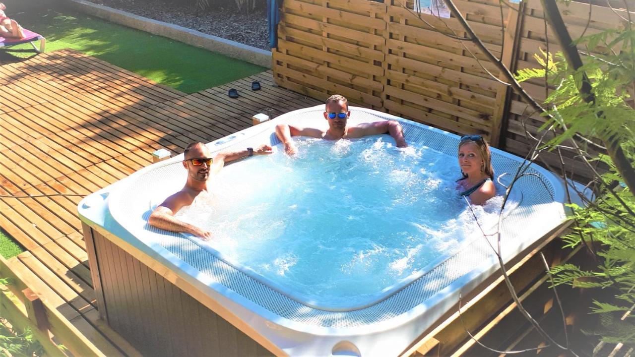 Hotel Les Jardins De Bormes, Sauna & Jacuzzi Dış mekan fotoğraf